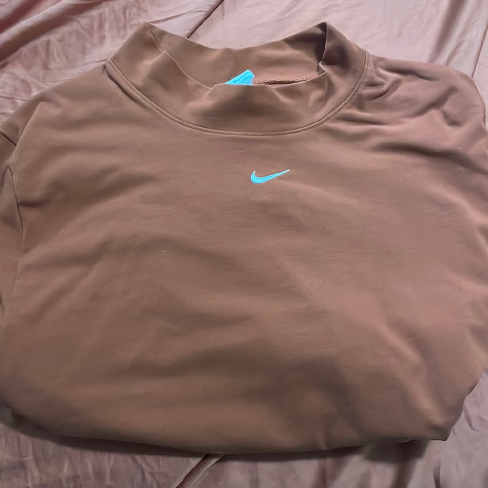 Women’s Nike training shirt